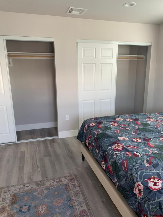 Private In New With Full Bath Ostello Los Angeles